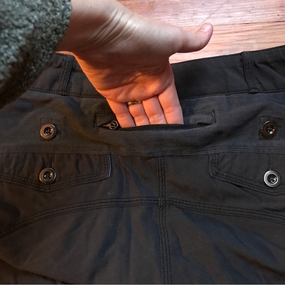 Lululemon Dark Grey Athletic Hiking Pants, EUC, 6 - Picture 13 of 15